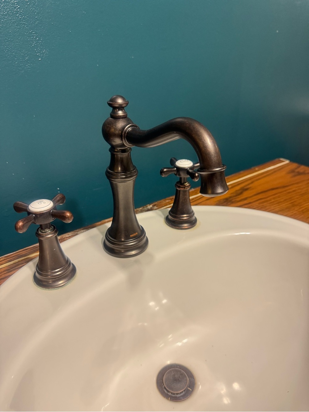 Moen Weymouth ORB Bathroom Faucet Complete Bronze wide spread cross handles